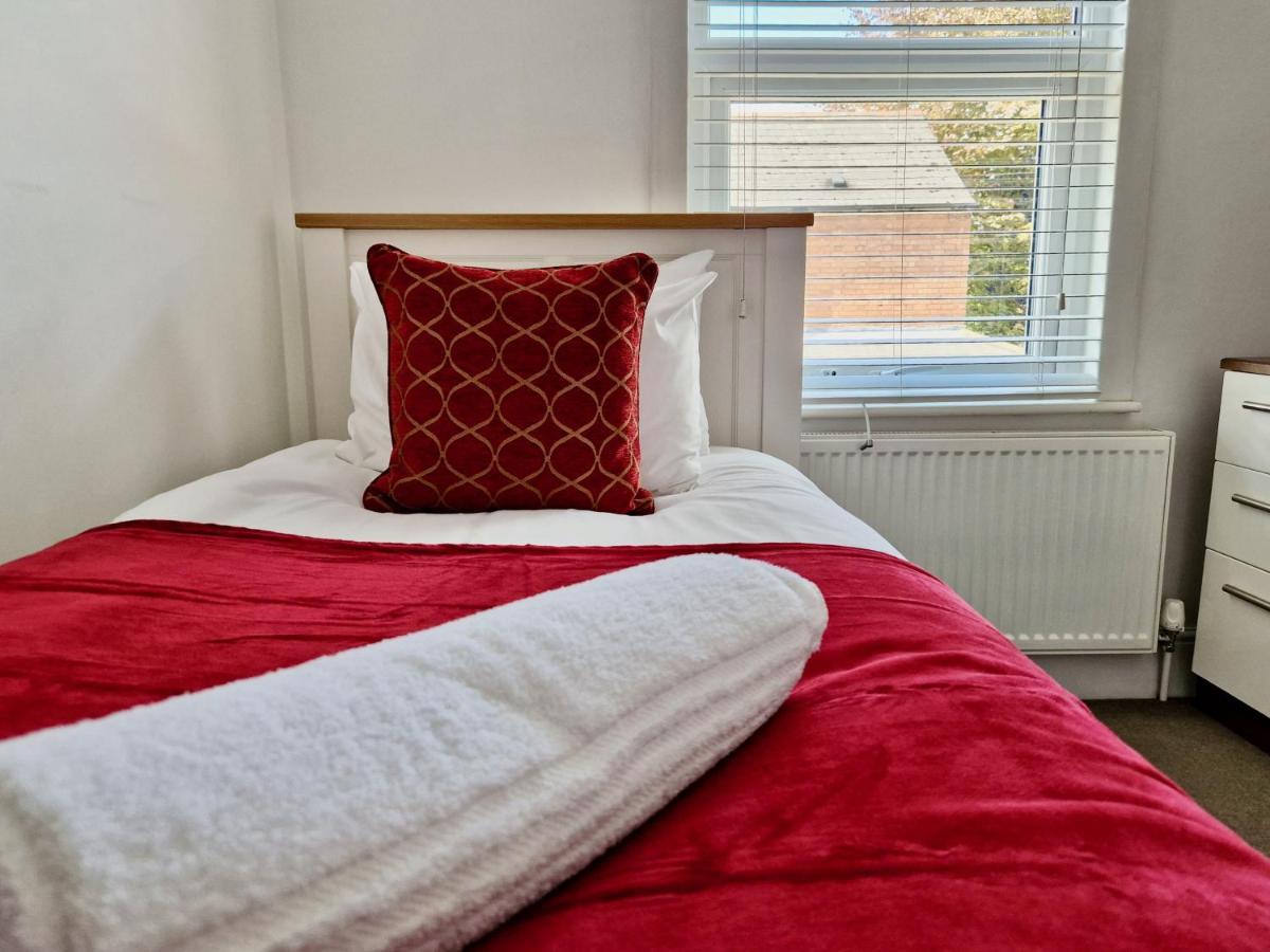 Incredible Private Rooms All With Private Bathrooms In A Fully Serviced House Next To City Centre With Free Parking Coventry Exterior foto
